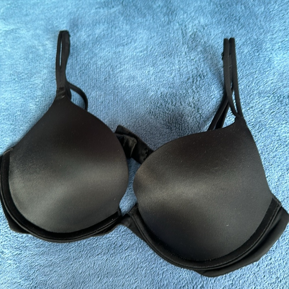 Victoria’s Secret very sexy, push-up bra